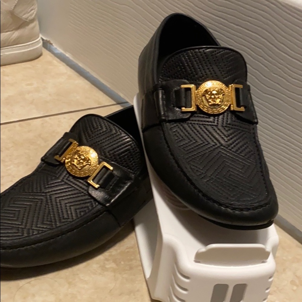 Versace - Picture 2 of 2